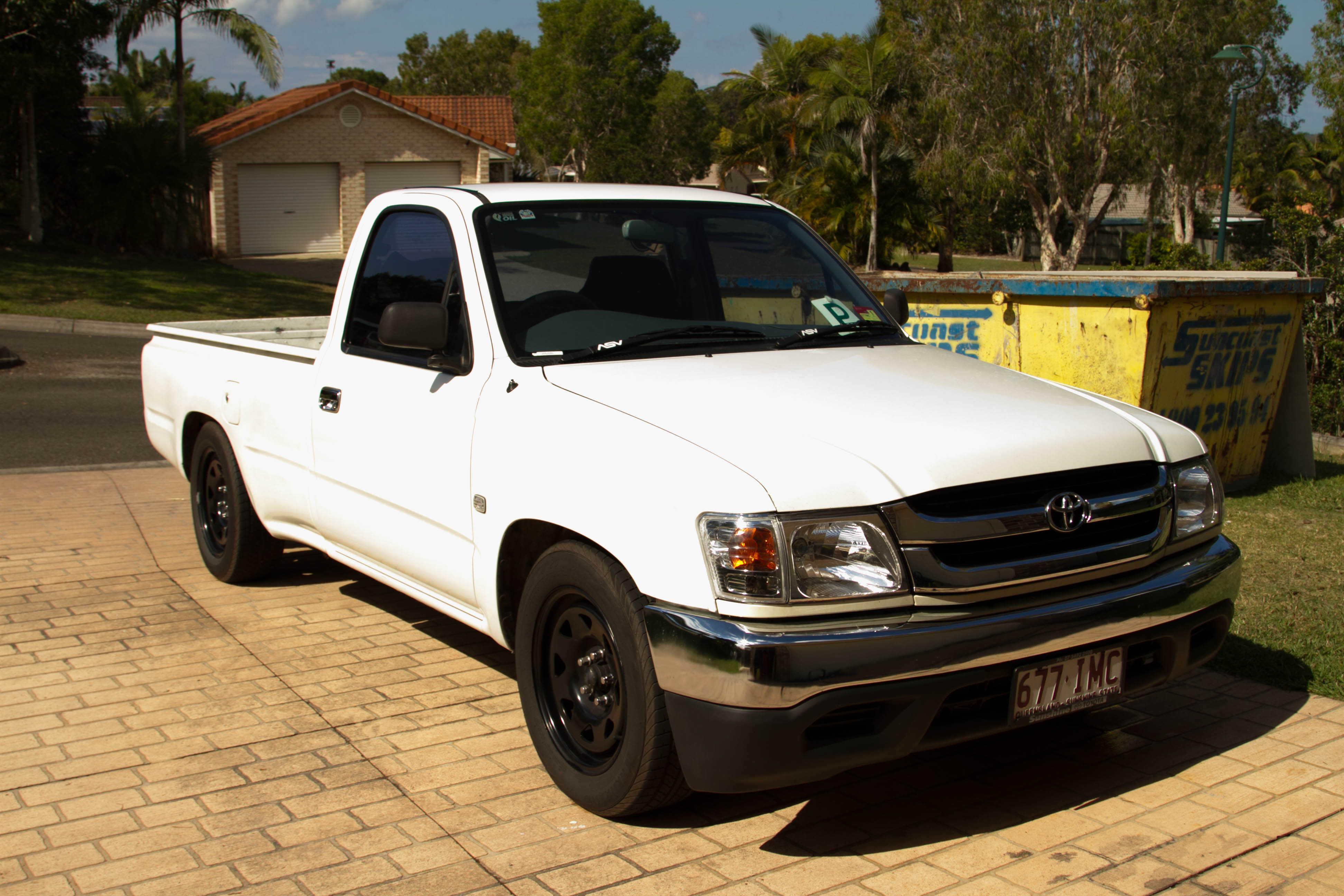 toyota hilux workmate 2009 model #3