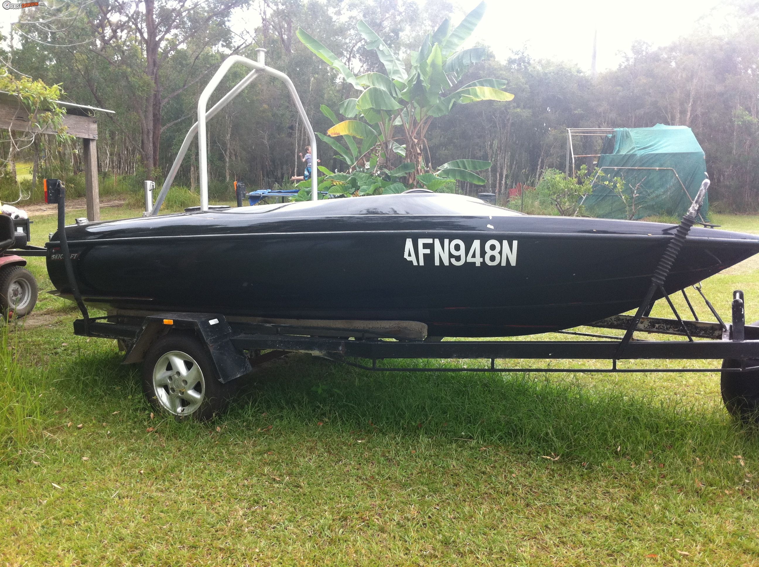 V8 Inboard SKI Boat