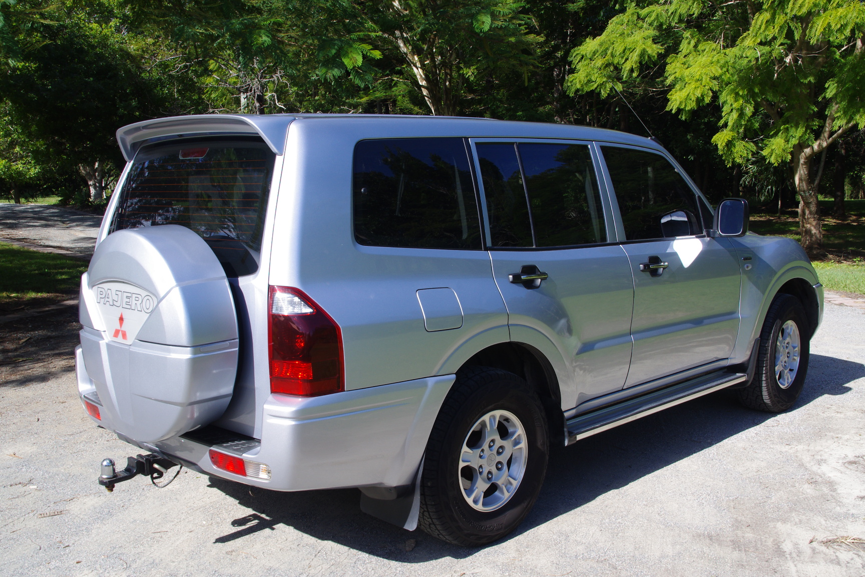 2005 Mitsubishi Pajero