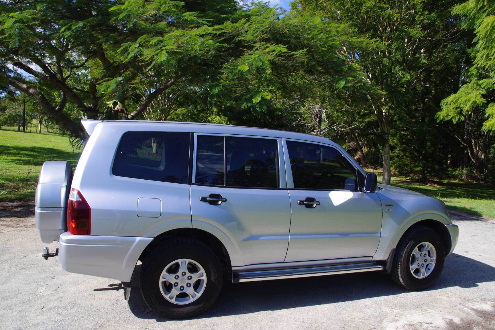 2005 Mitsubishi Pajero