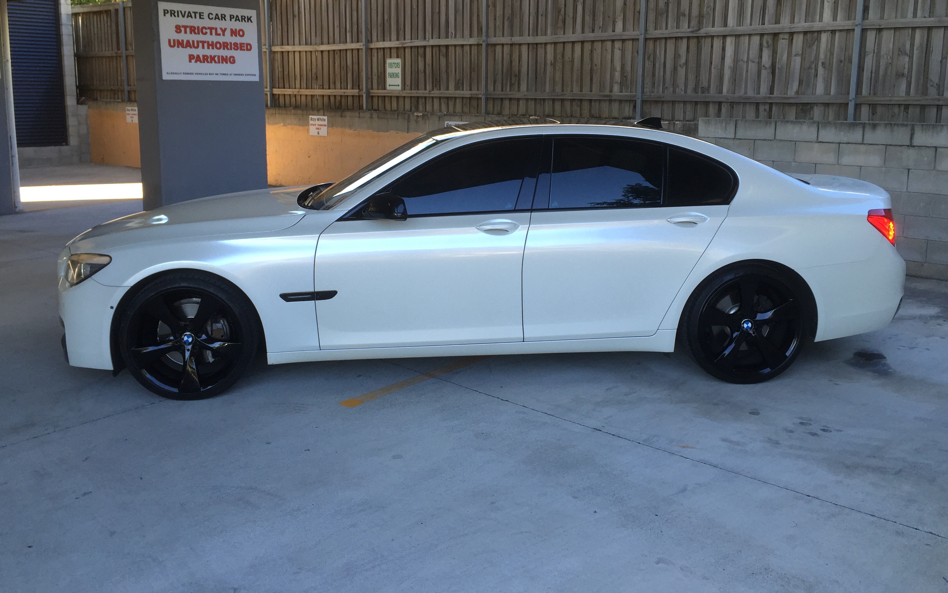 2010 BMW 740i