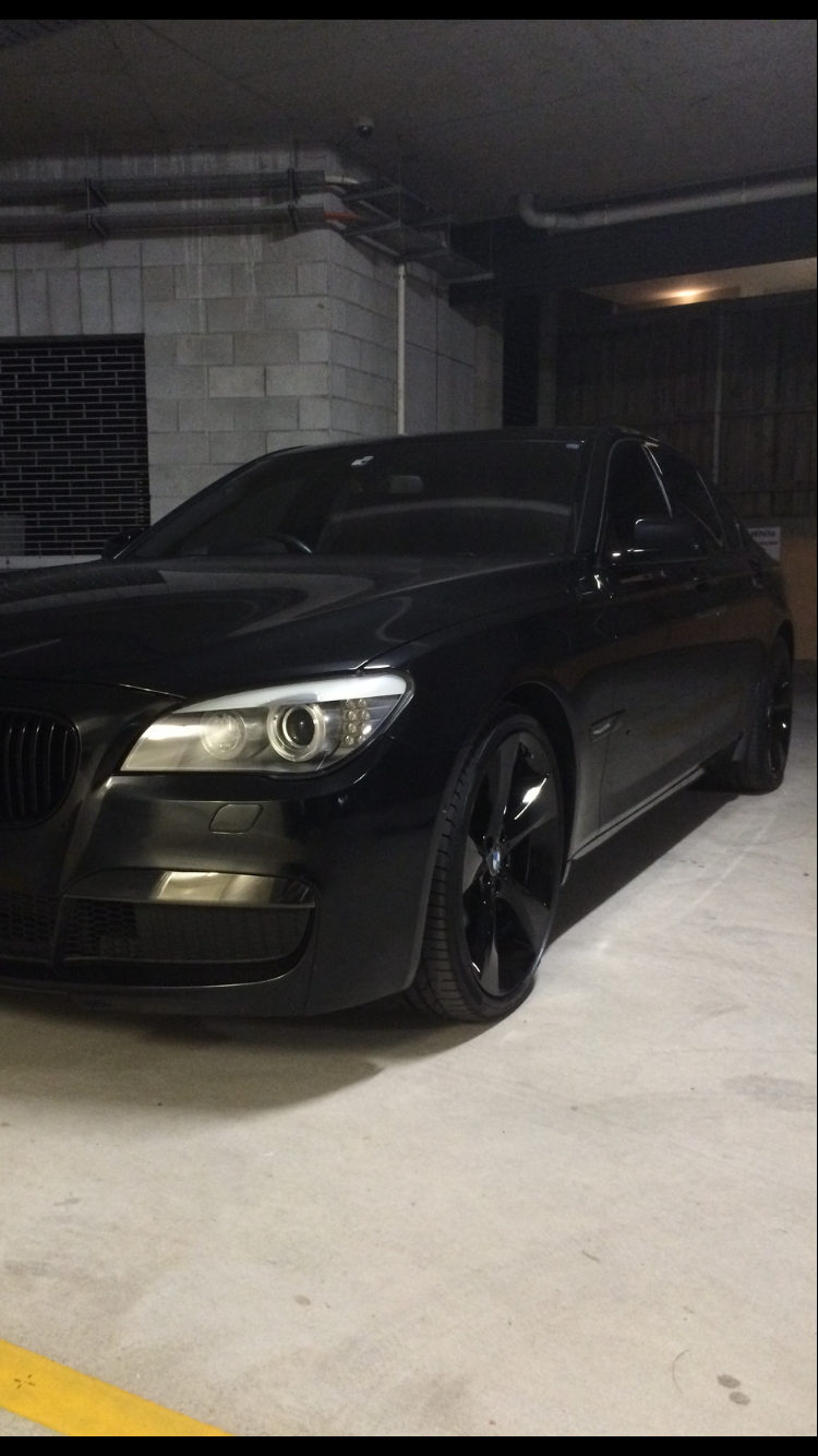 2010 BMW 740i