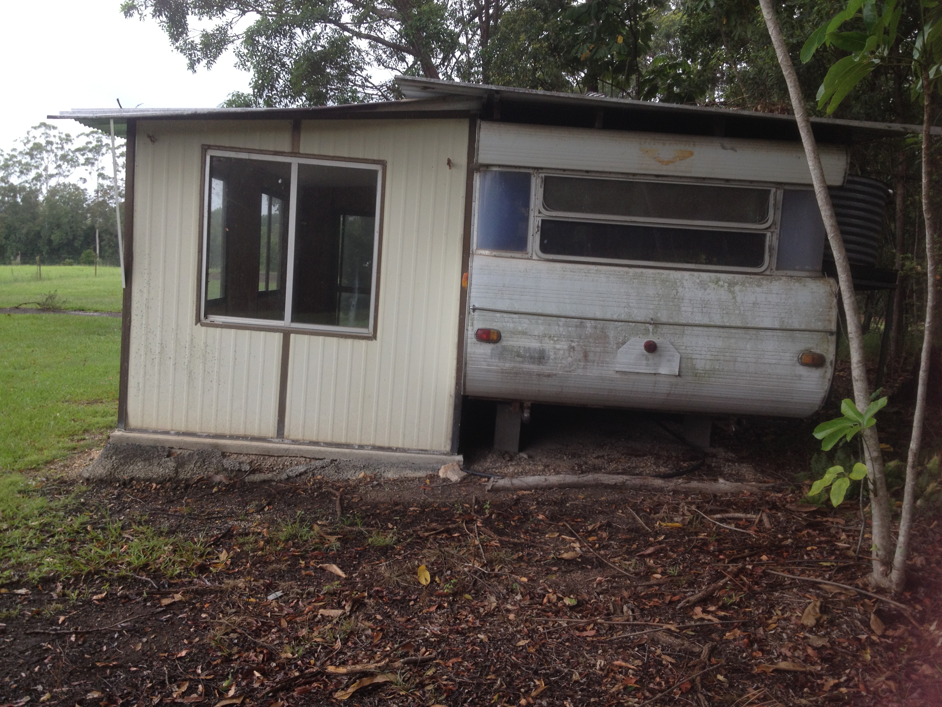 26FT Caravan and Aluminium Annex