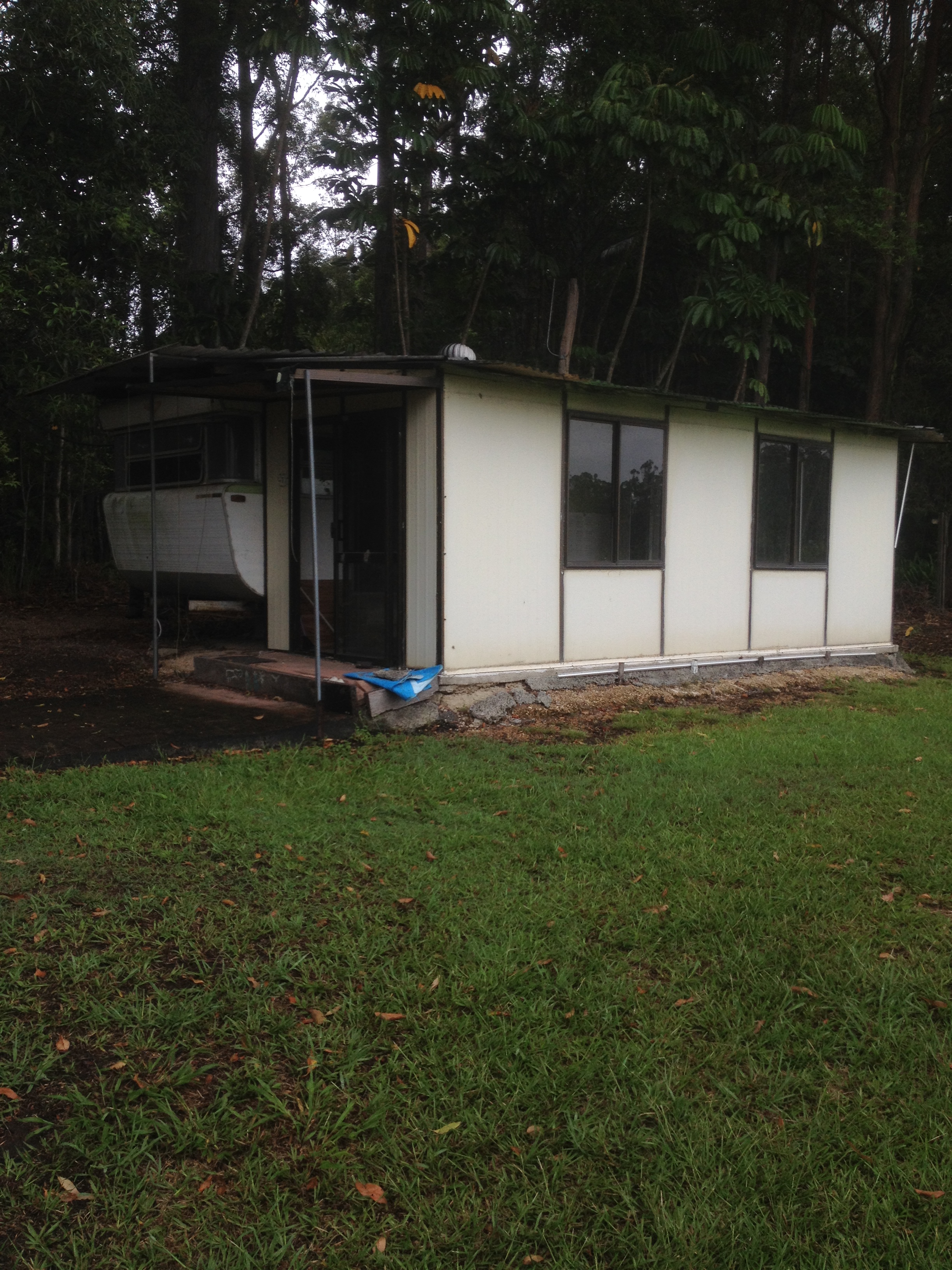 26FT Caravan and Aluminium Annex