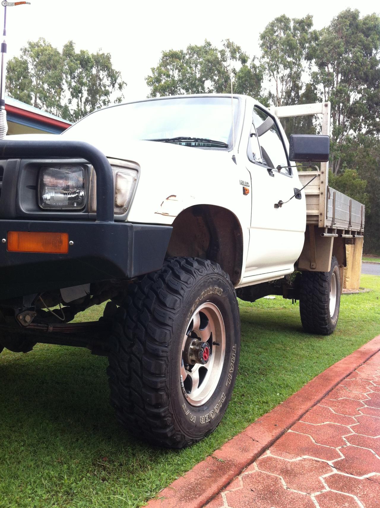 1994 TOYOTA HILUX 