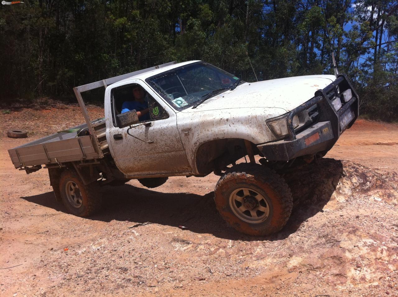 1994 TOYOTA HILUX 