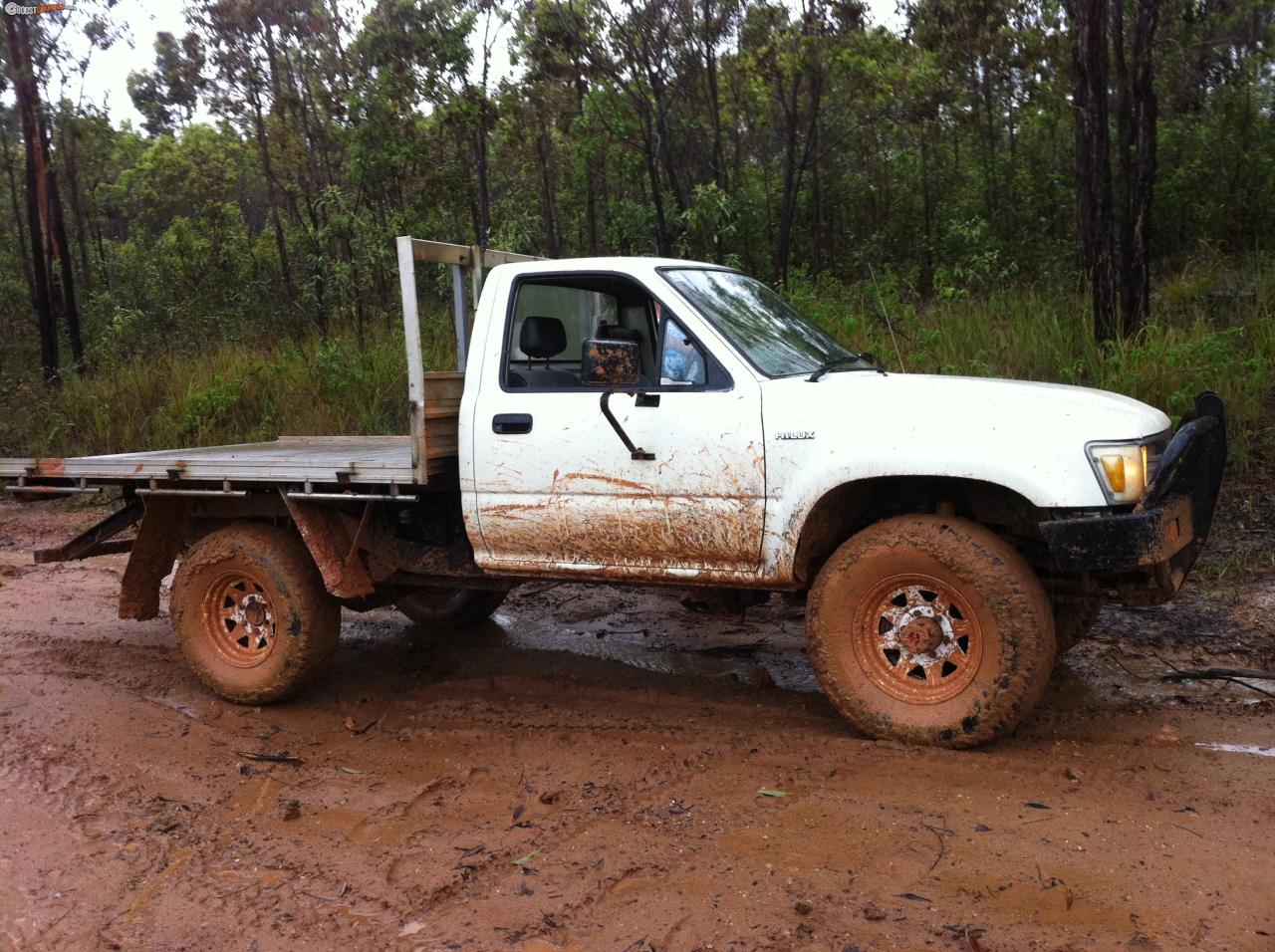  Toyota Hilux 