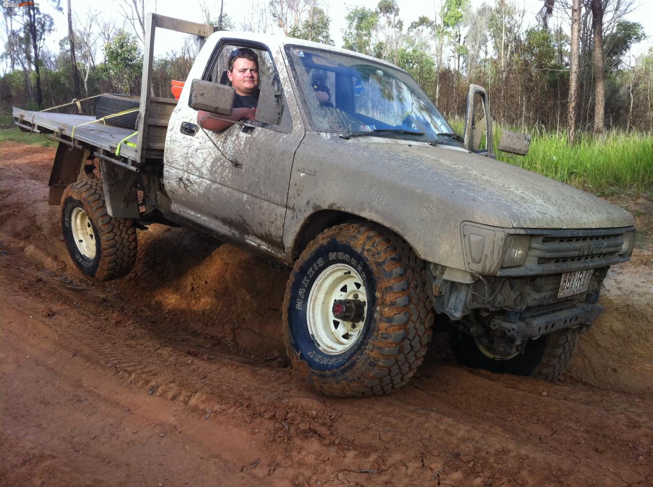  Toyota Hilux 