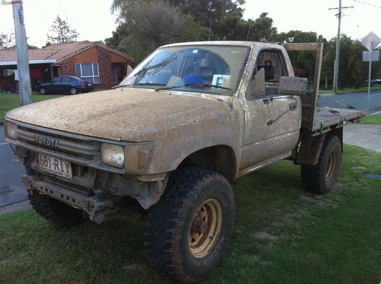  Toyota Hilux 