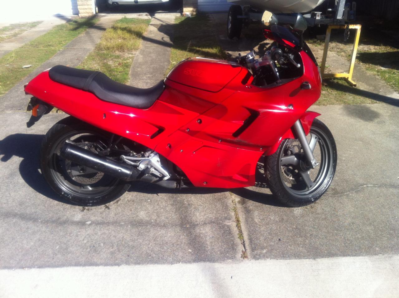 1993 Suzuki Gsx250f (across)