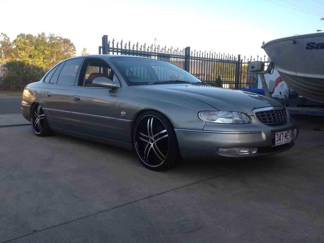 2001 Holden Statesman V8 Whii