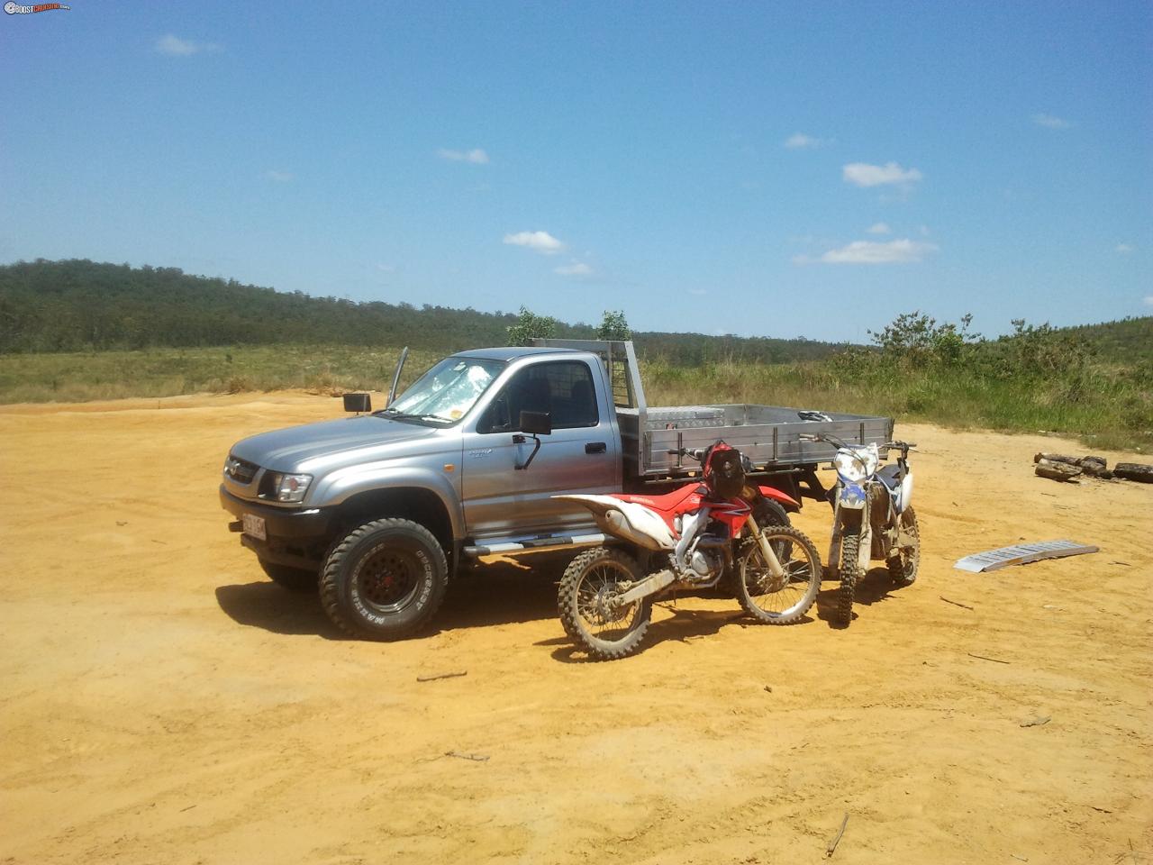 2004 Toyota Hilux 