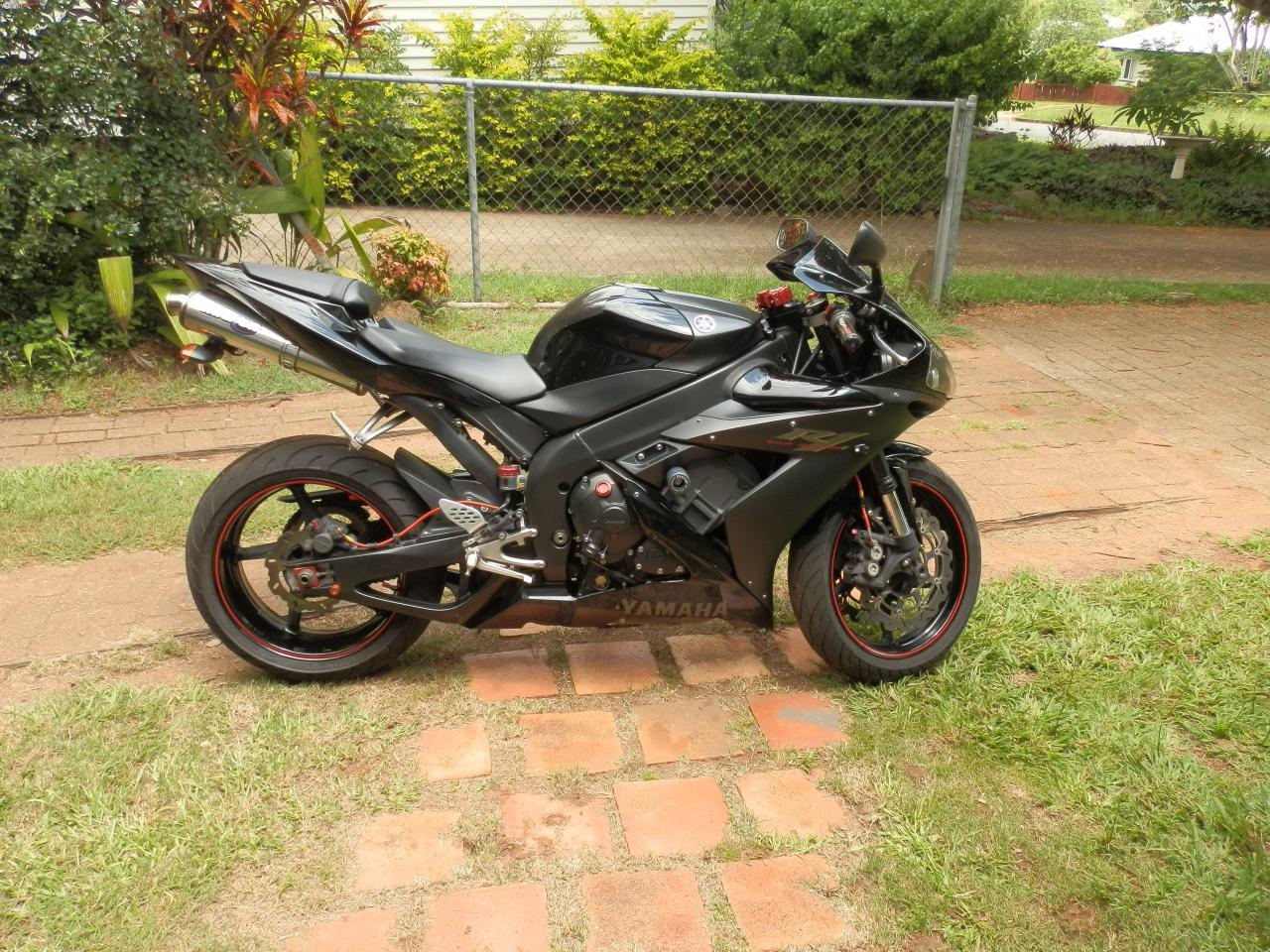 2006 Yamaha R1 