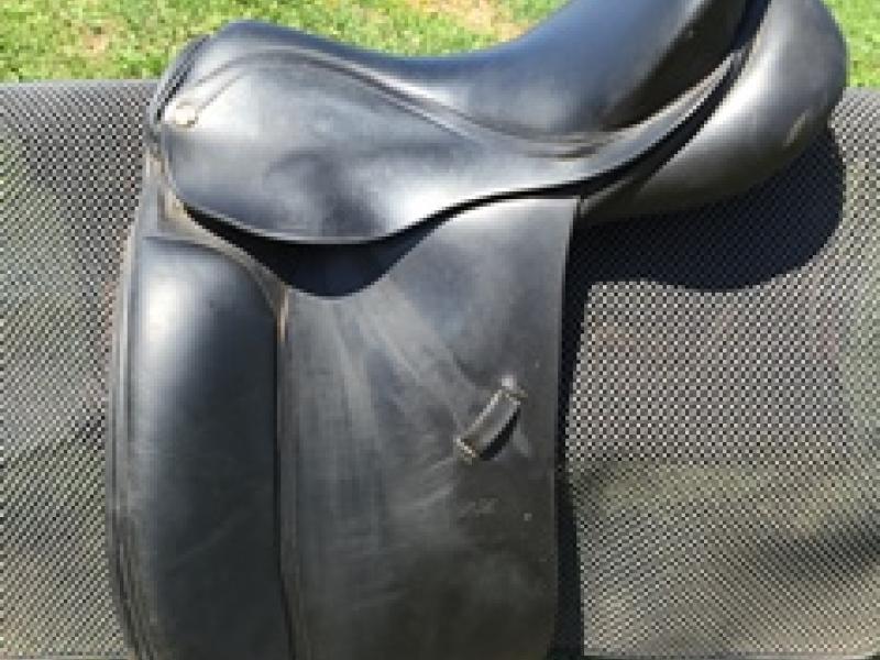 Peter Horobin Grande Dressage Saddle | Saddles and TACK For Sale VIC