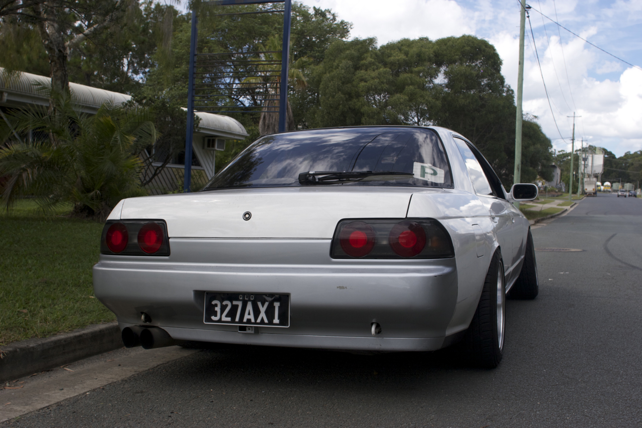 nissan skyline r32 sedan