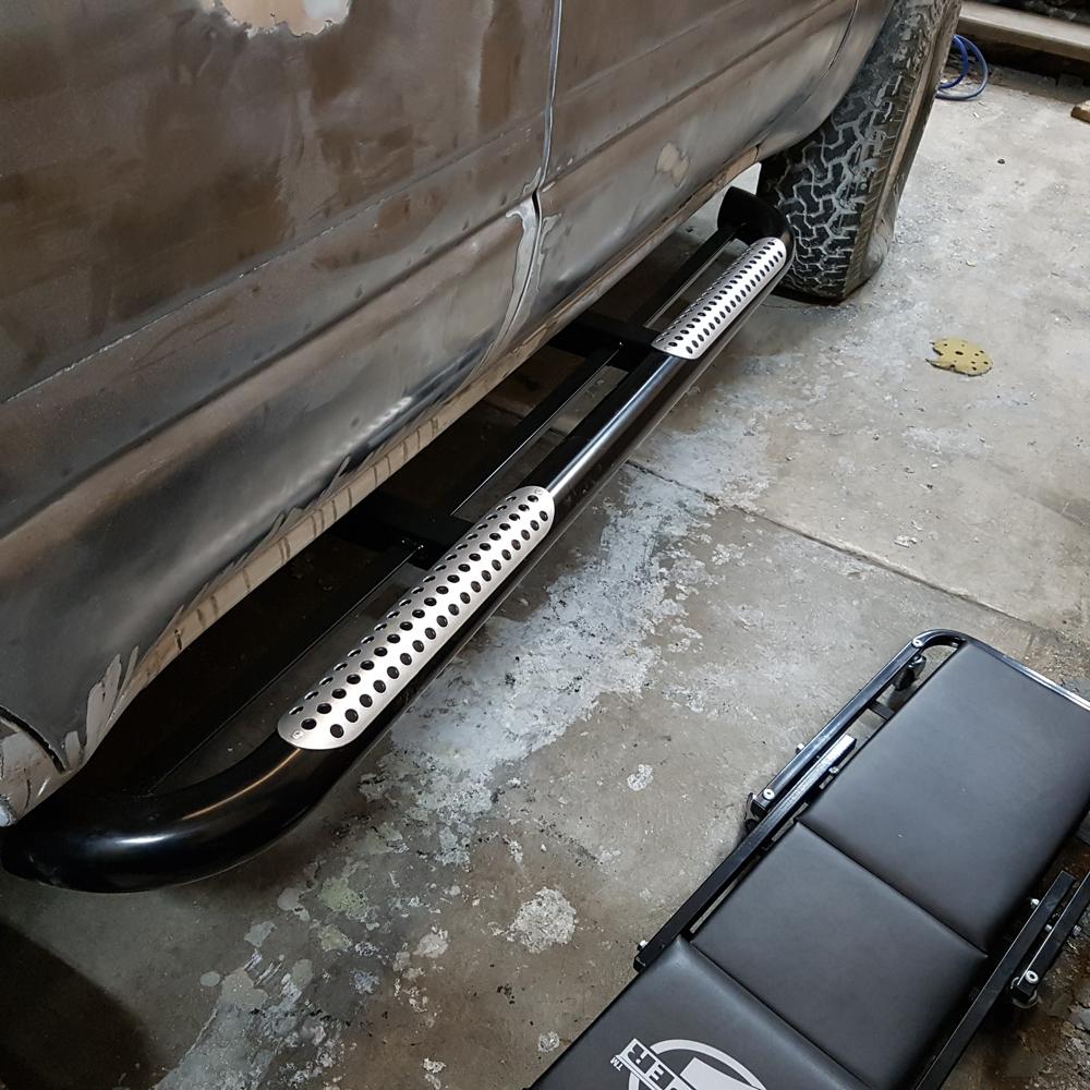 80 Series Landcruiser Side Steps Heavy Duty Black Powder Coated