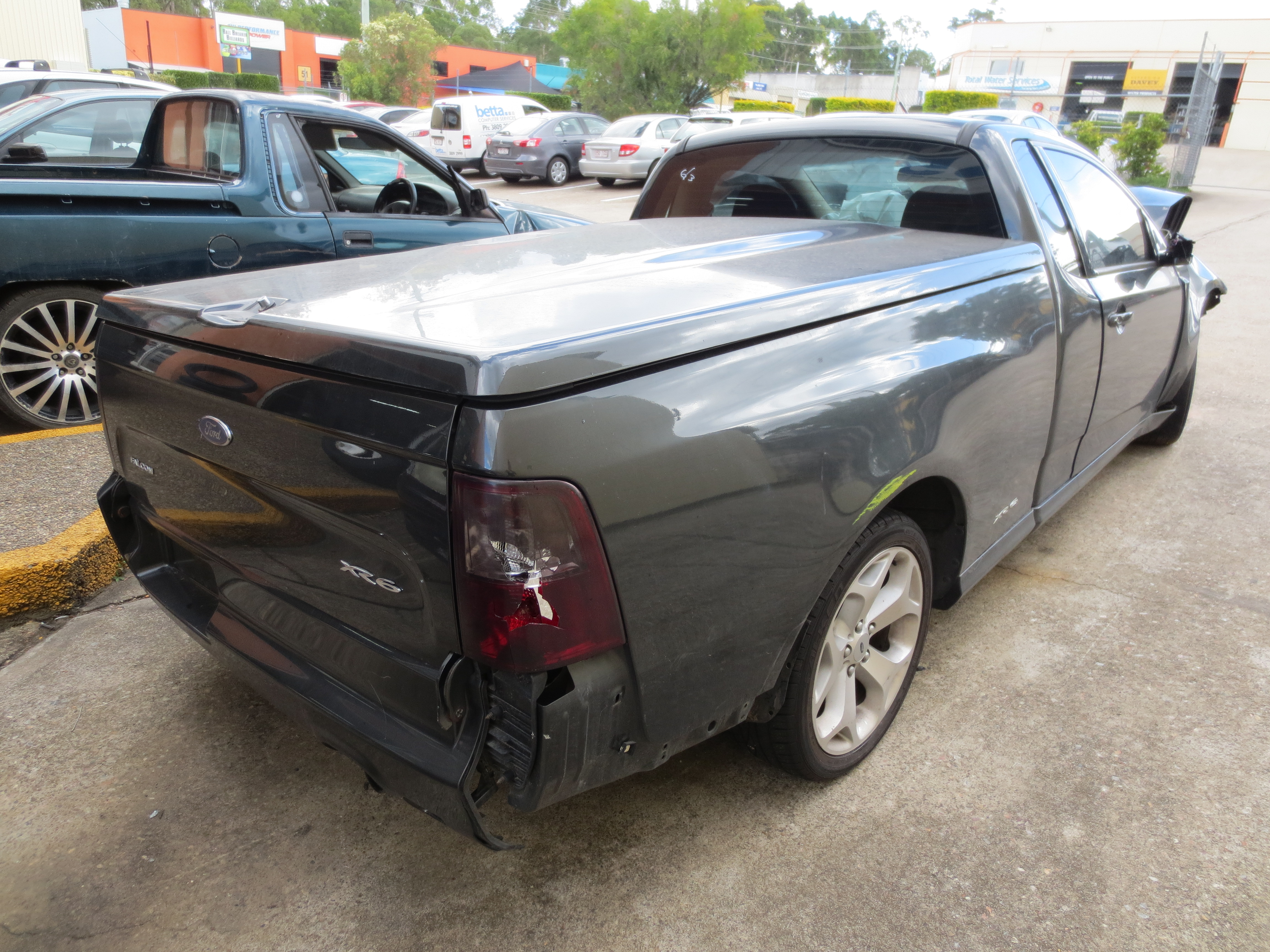 Ford Falcon FG XR6 TUB Not-complete