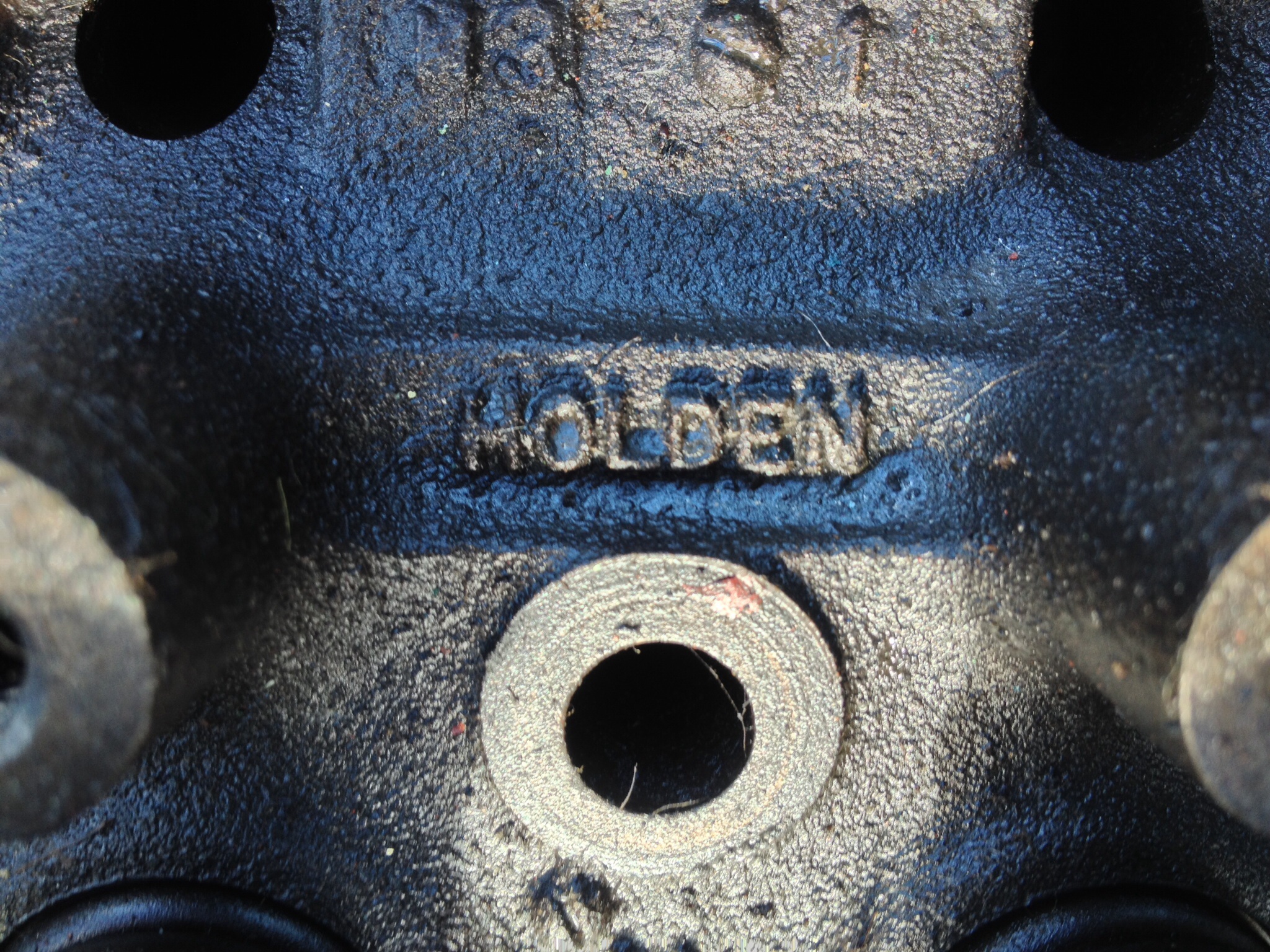 Holden 308 Heads From a LATE Model 5L V8