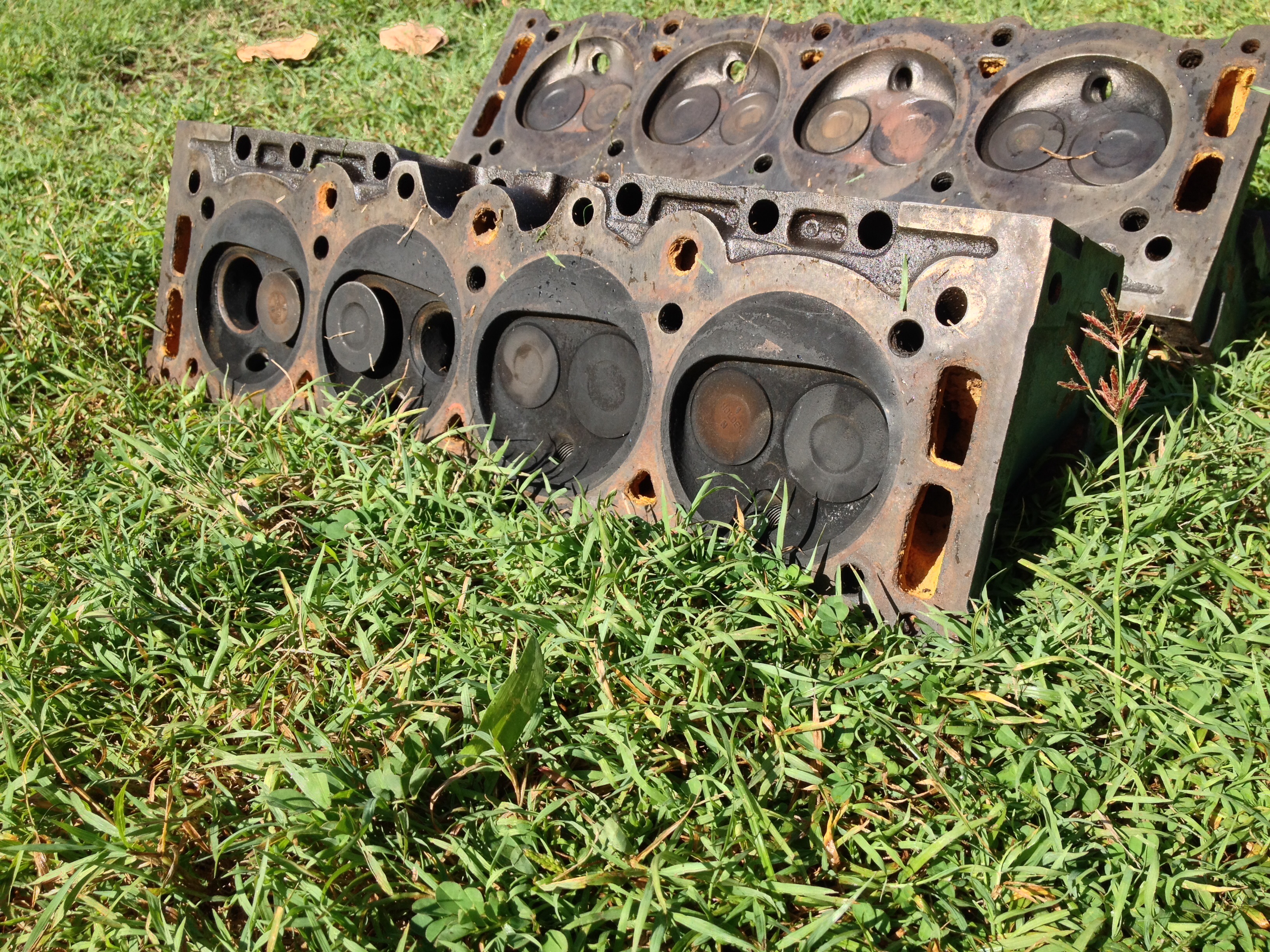 Holden 308 Heads From a LATE Model 5L V8