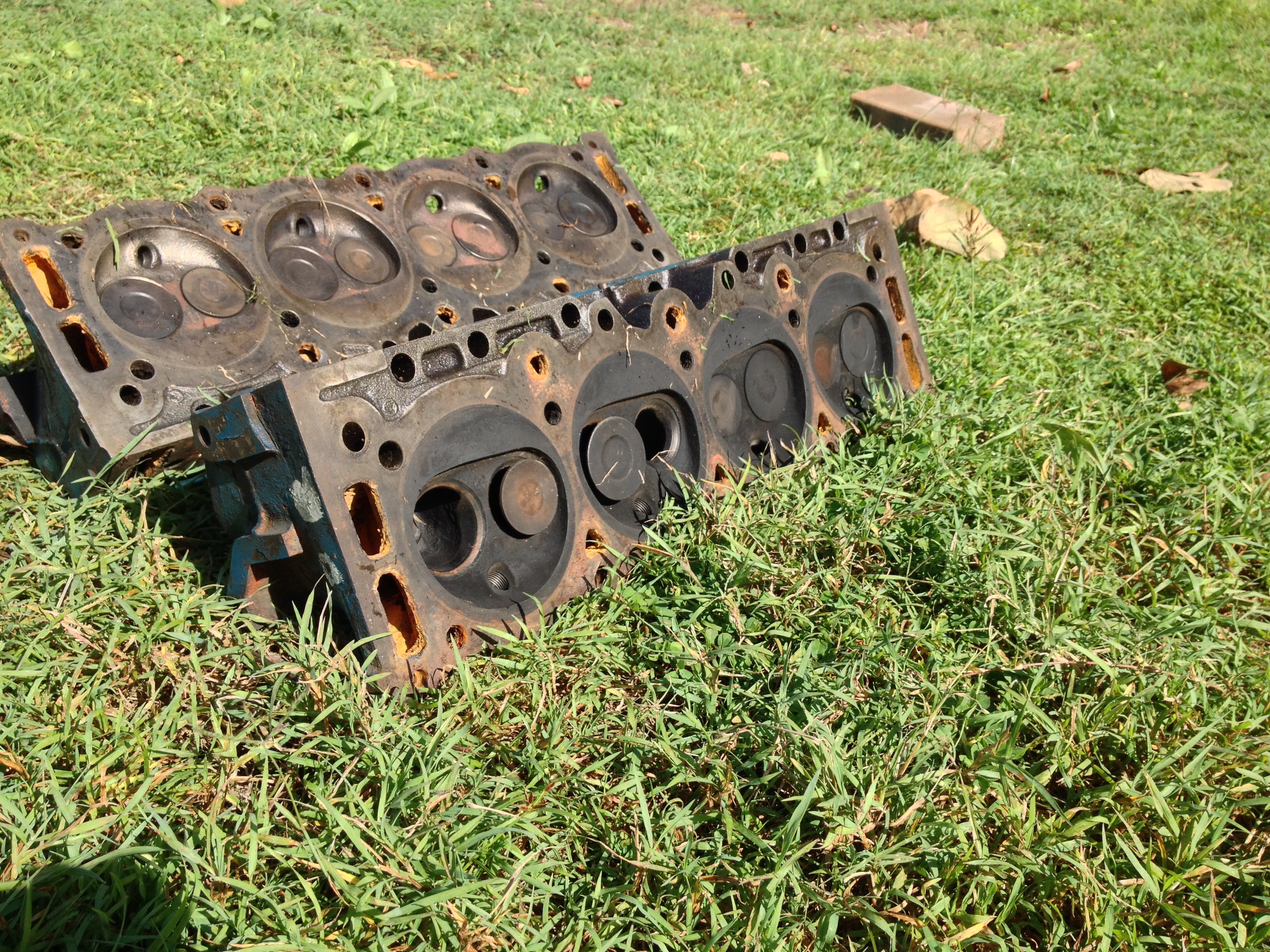 Holden 308 Heads From a LATE Model 5L V8