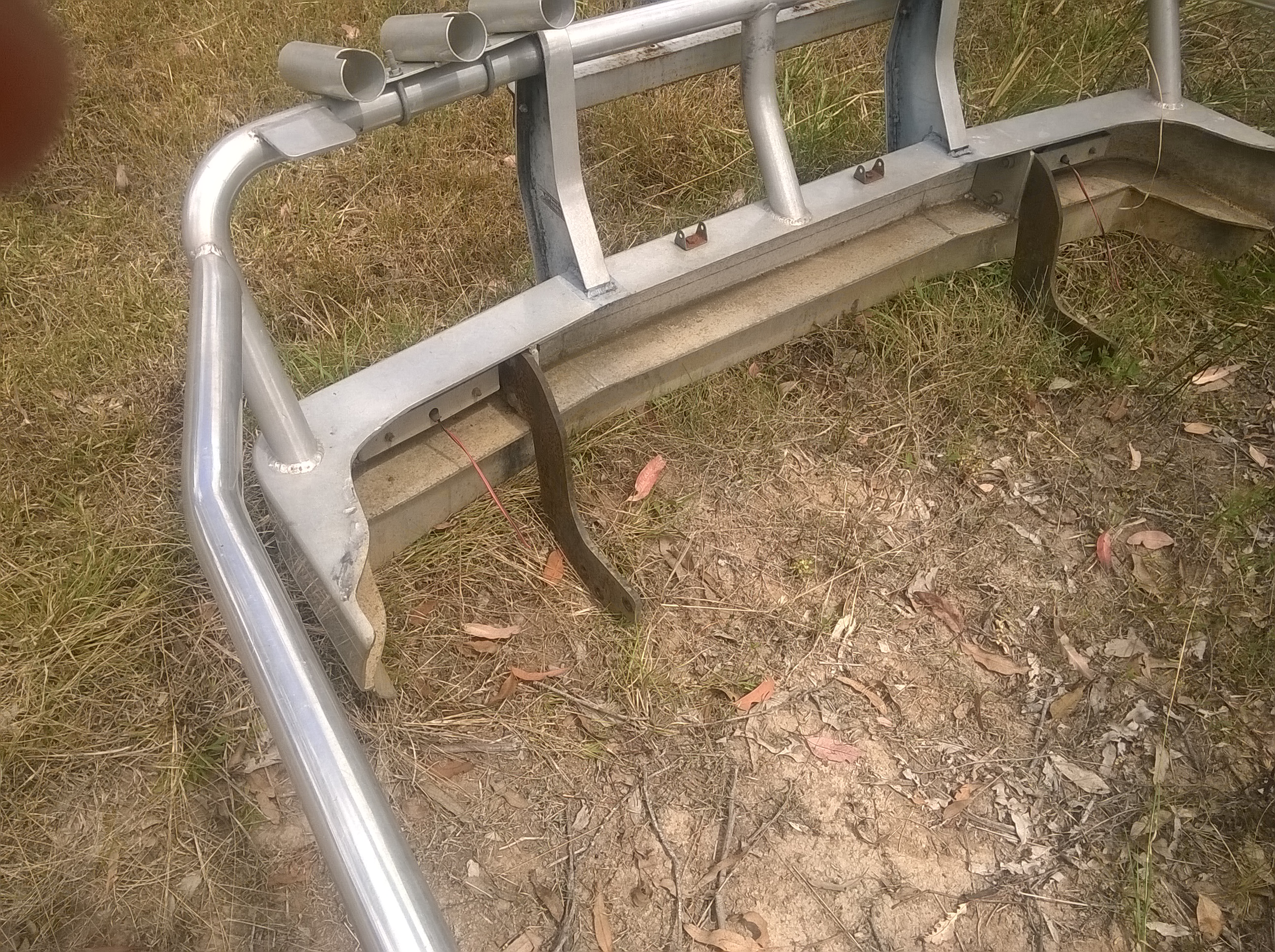 holden jackaroo bullbar