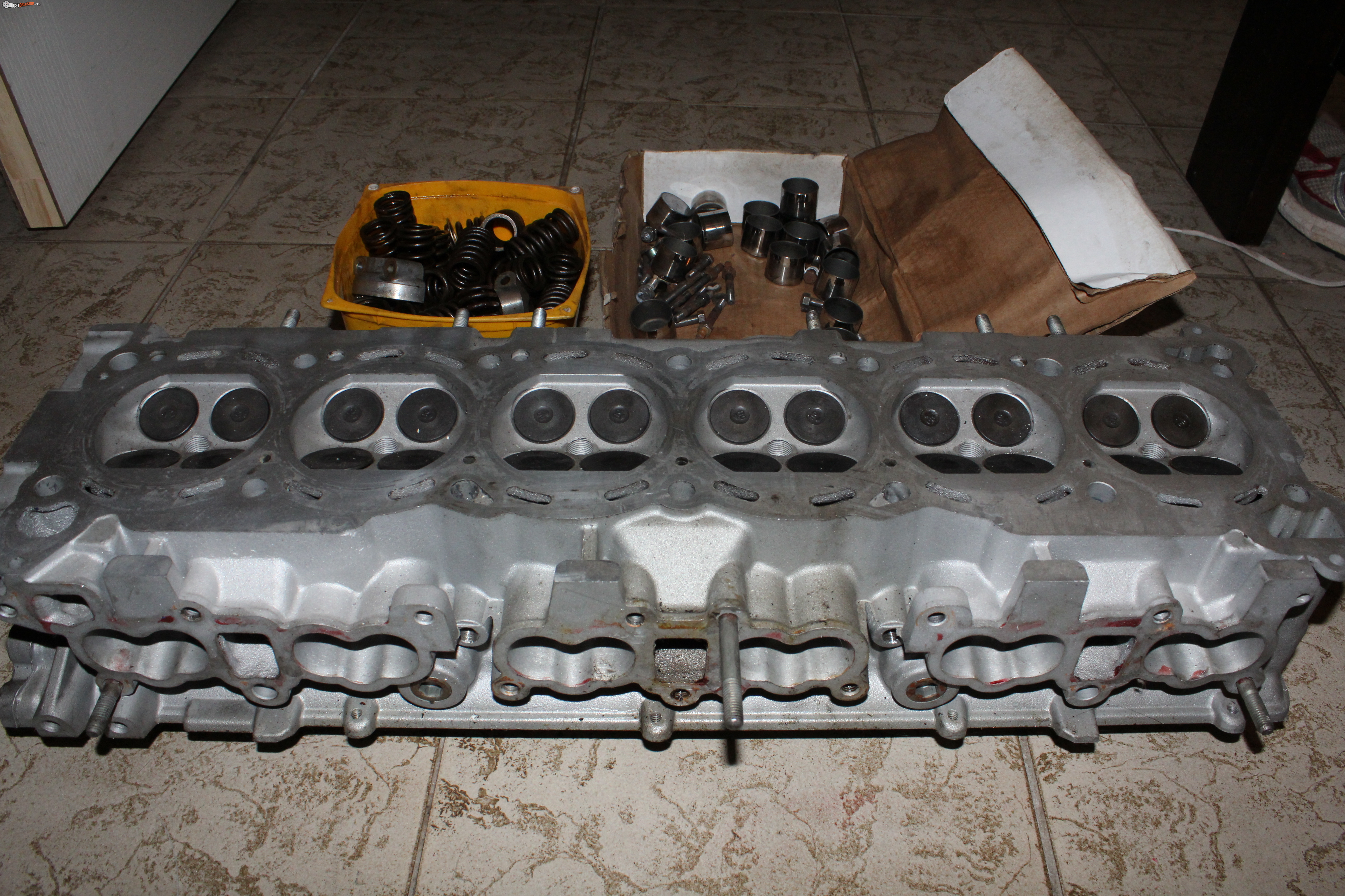 RB26 HEAD, Rocker Covers and Parts