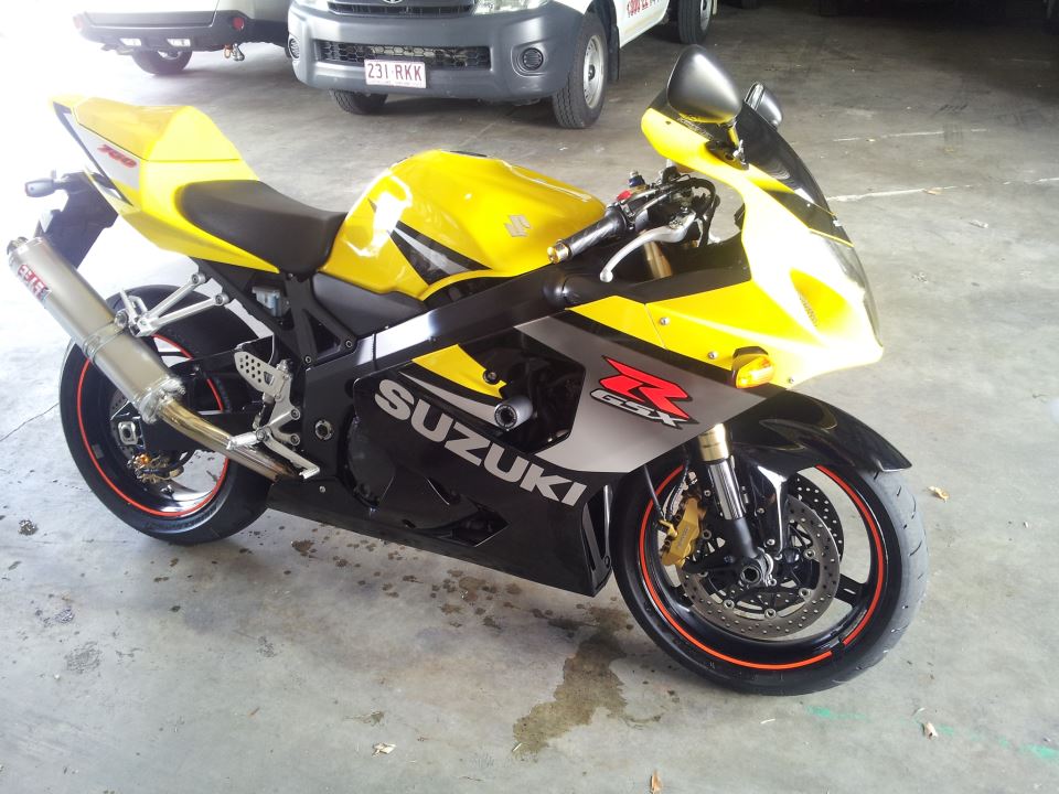 Suzuki GSXR 750 k4