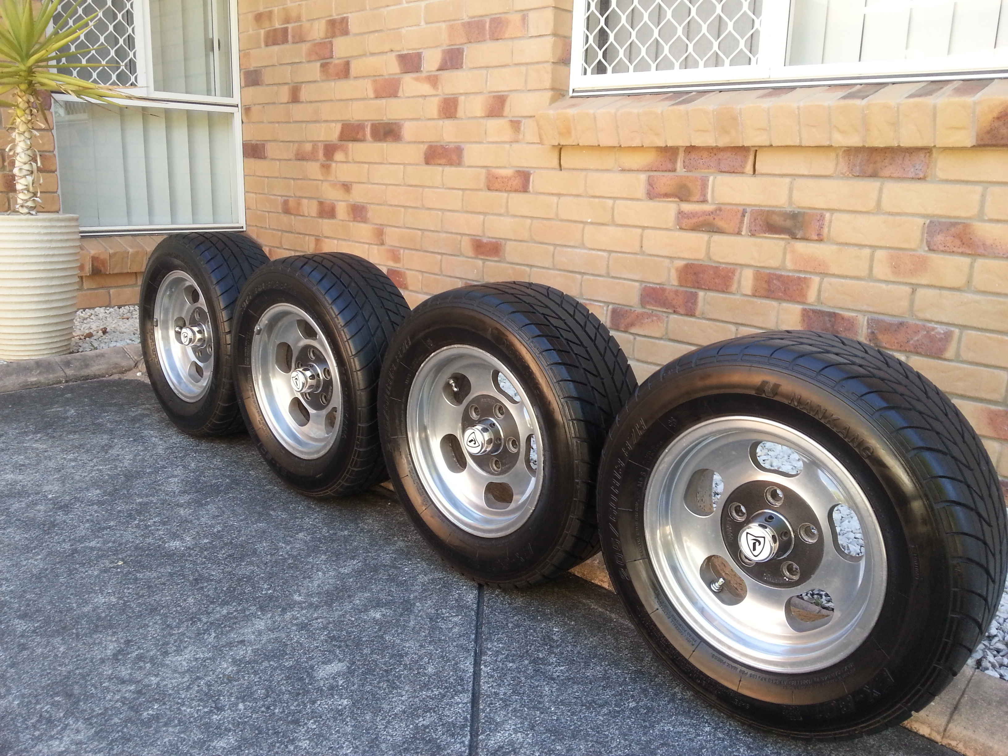 Jellybean,5 SLOT Alloy Rims Ford,valiant