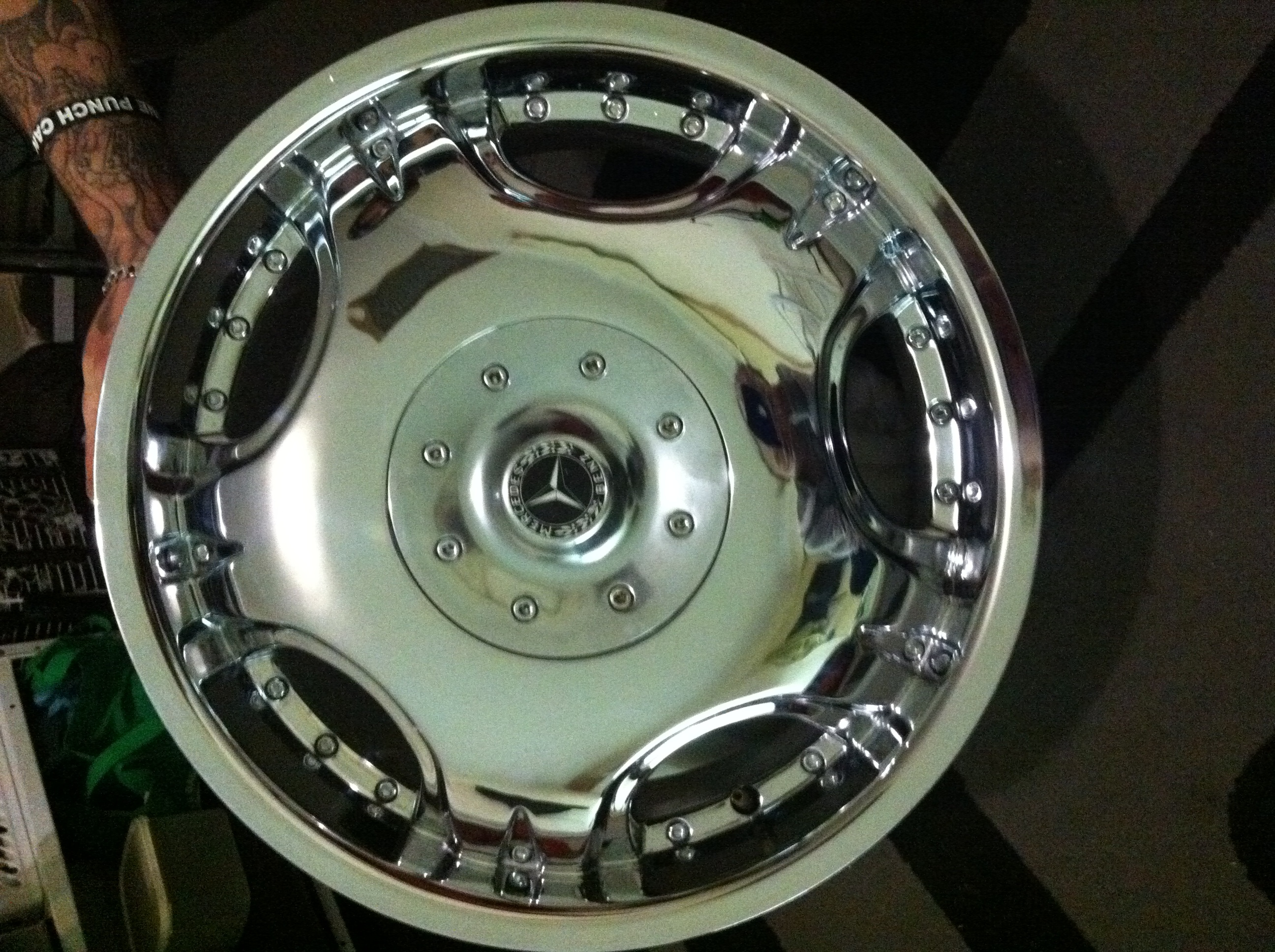 Mercedes Benz 18\