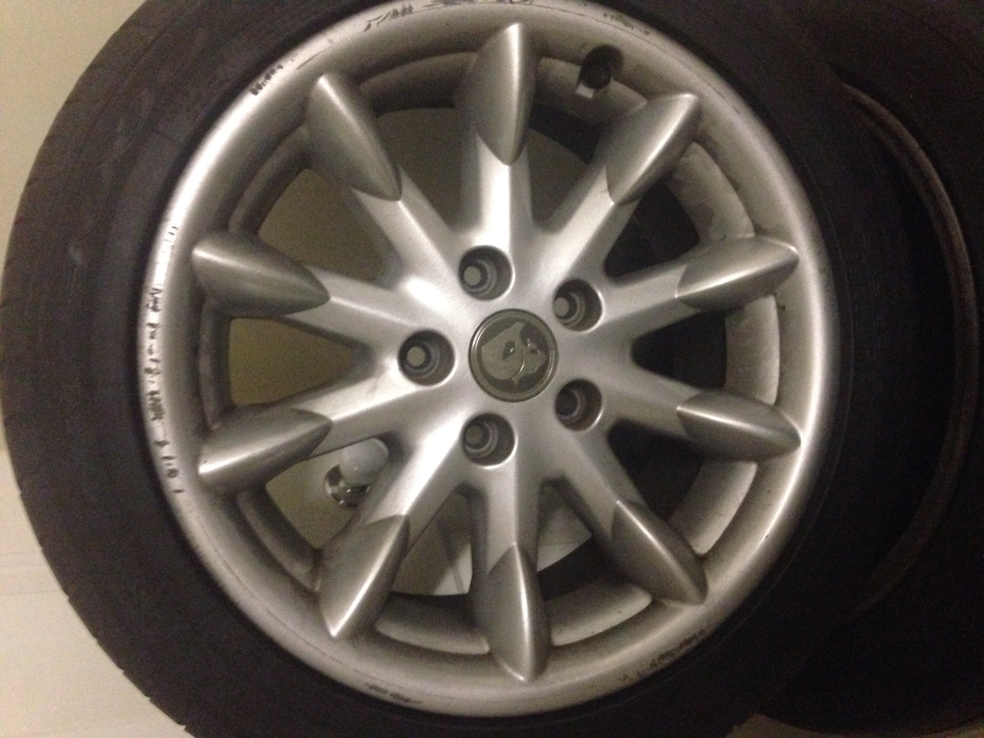 VS Senator Rims and Tyres Holden